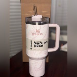 NEW Limited edition Rose Quartz Swirl Stanley Cup 40oz H2.0 Tumbler